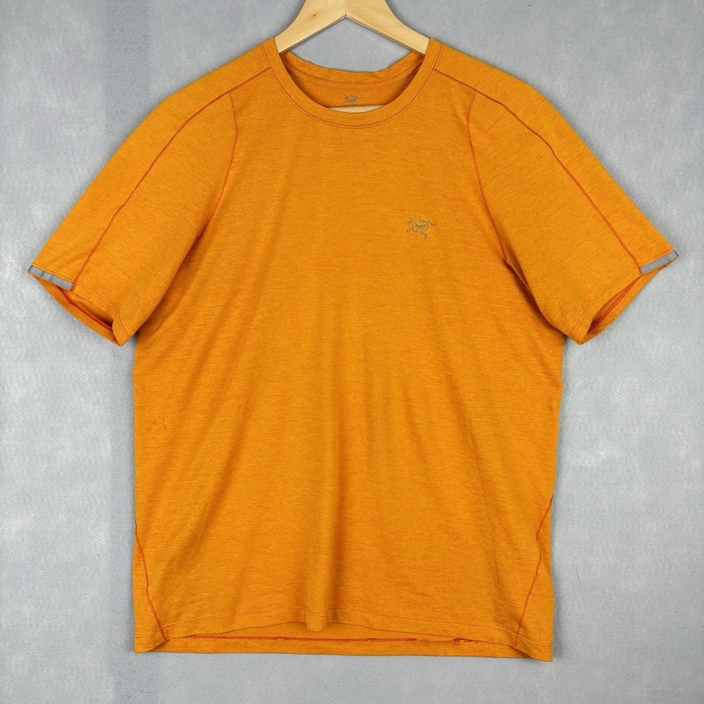 Arcteryx Cormac Crew Neck Shirt Men’s Medium Orange Short Sleeve Lightweight